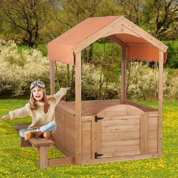Holzspielhäuser für Kinder im Freien